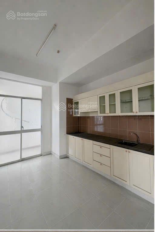 Giảm giá bán gấp căn hộ chung cư 3pn, 2wc, giá ưu đãi 3,35 tỷ tại cao ốc bình minh, 97m2