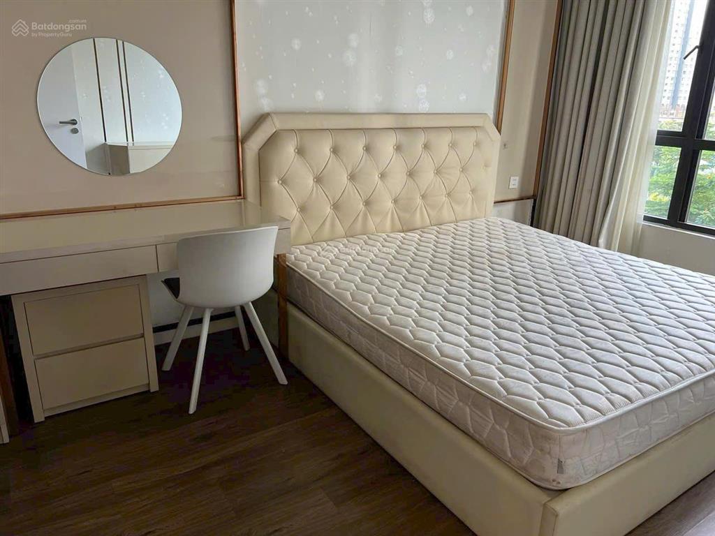 Bán căn hộ cbd tầng trung, ,view hồ bơi, 3pn, 2wc, suất nội bộ giá tốt chỉ 3.3 tỷ, giữ lại 100tr