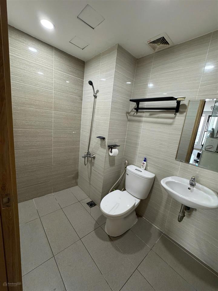 Cần bán căn hộ la astoria view sông, 2pn, 1wc, để lại nội thất dính tường, nhà sạch sẽ, giá 3.65 tỷ