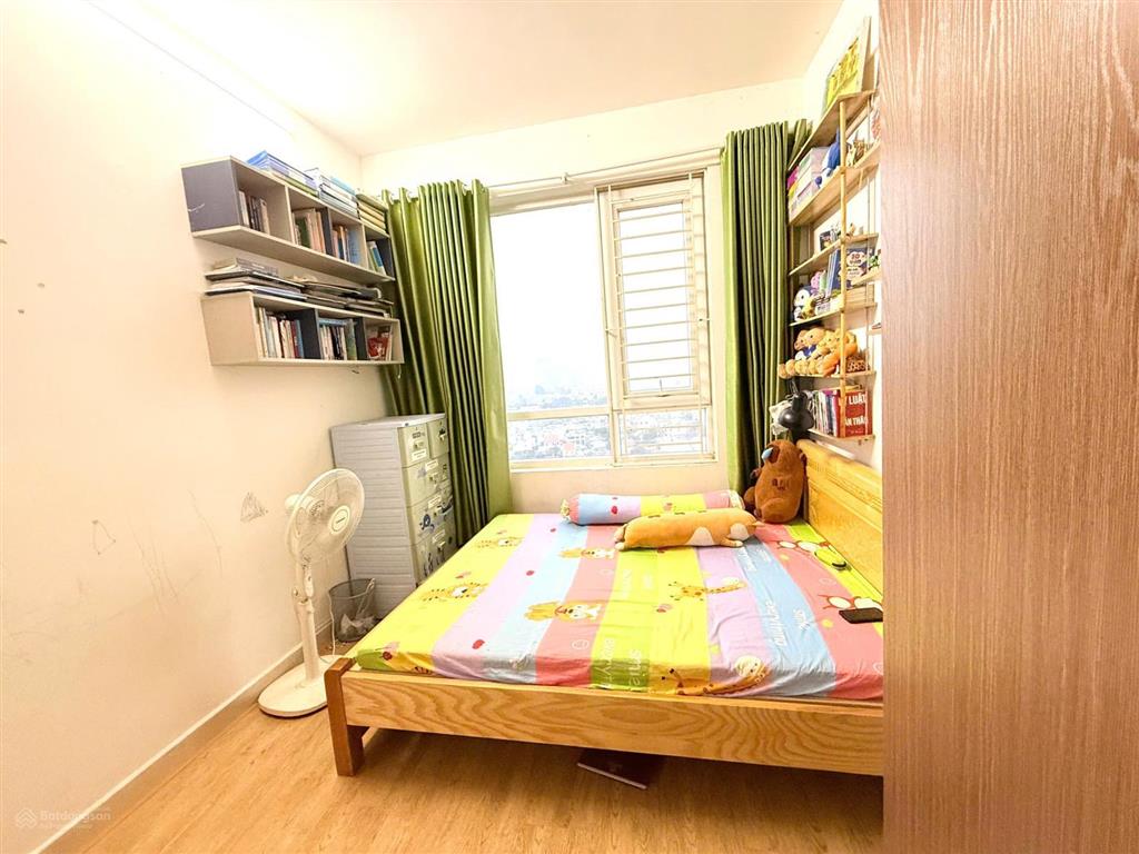 Chính chủ kẹt tiền bán gấp căn hộ cbd, tầng trung, view đẹp, 2pn, 2wc, hỗ trợ vay, giá 3.x tỷ