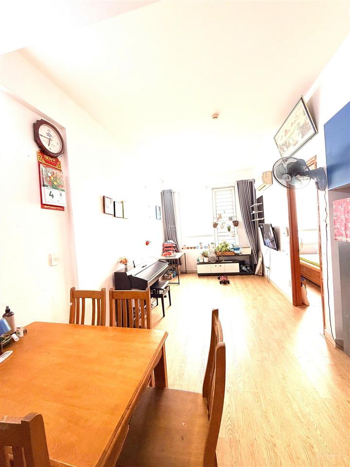 Chính chủ kẹt tiền bán gấp căn hộ cbd, tầng trung, view đẹp, 2pn, 2wc, hỗ trợ vay, giá 3.x tỷ