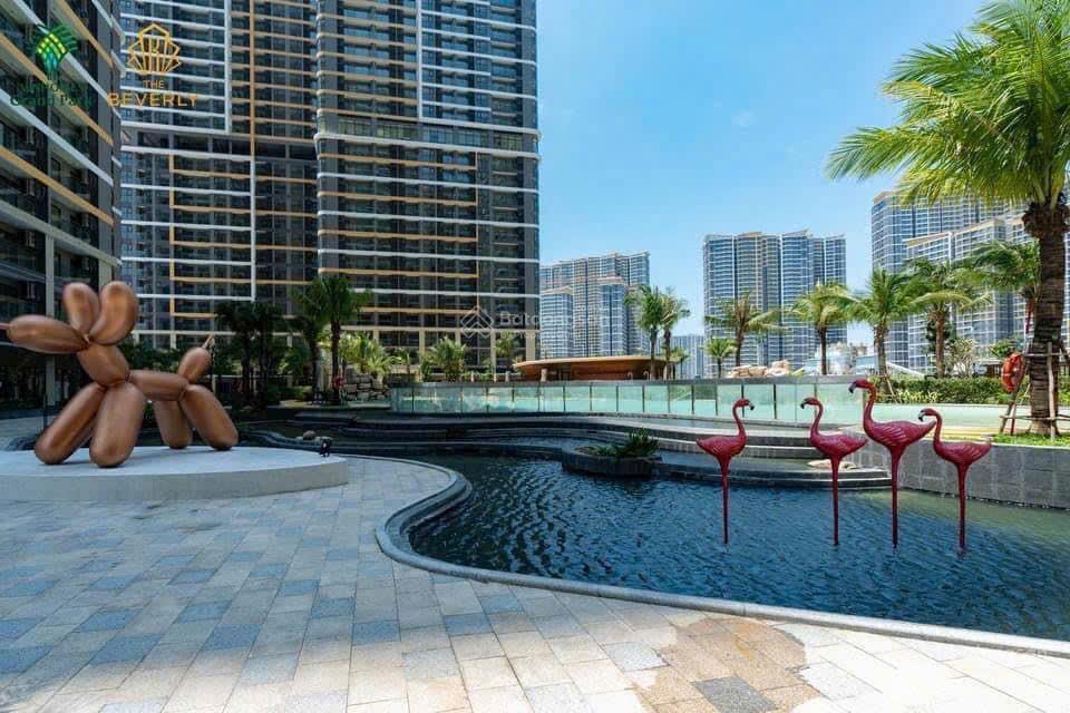 Mình chính chủ cần bán căn studio beverly vinhomes grand park giá 2,2 tỷ, sổ hồng riêng 0933 722 ***