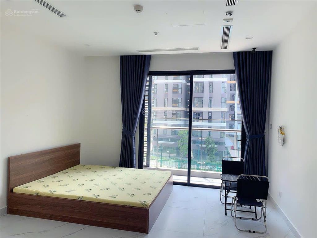 Mình chính chủ cần bán căn studio beverly vinhomes grand park giá 2,2 tỷ, sổ hồng riêng 0933 722 ***