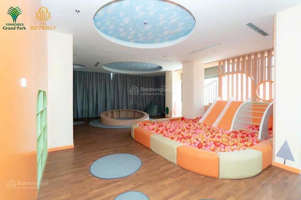 Mình chính chủ cần bán căn studio beverly vinhomes grand park giá 2,2 tỷ, sổ hồng riêng 0933 722 ***