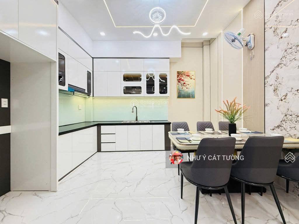 Chính chủ bán nhà thái thịnh nhà dân xây chắc chắn vị trí siêu đẹp ở rất sướng dân trí cao