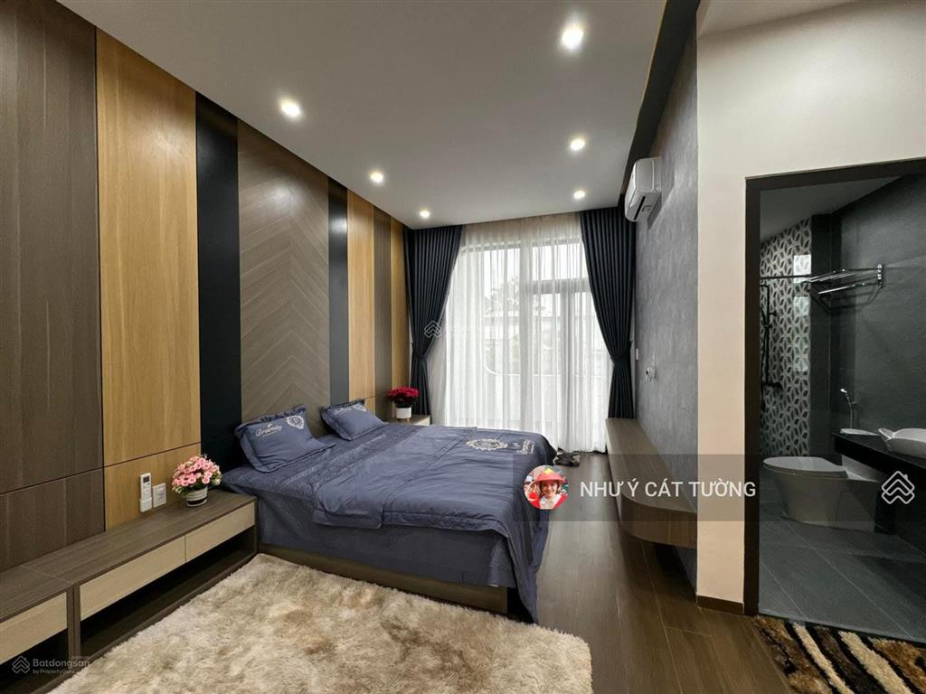 Gấp! phố vip tây sơn, kinh doanh, lô góc, sân riêng, 48m2*9,6 tỷ