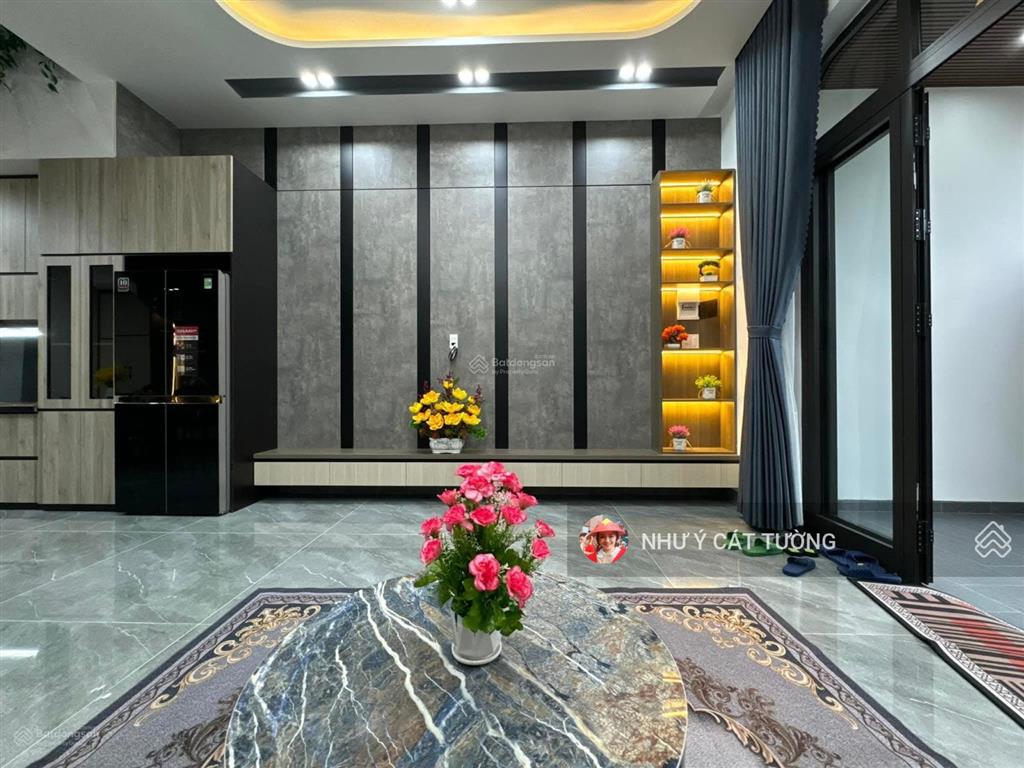 Gấp! phố vip tây sơn, kinh doanh, lô góc, sân riêng, 48m2*9,6 tỷ