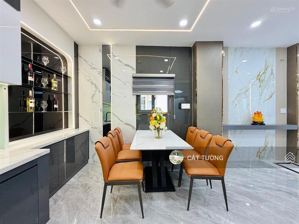 Gấp! phố vip tôn thất tùng, kinh doanh, lô góc, sân riêng, nhà mới đẹp ở ngay 10m ra ô tô 46m2*5t