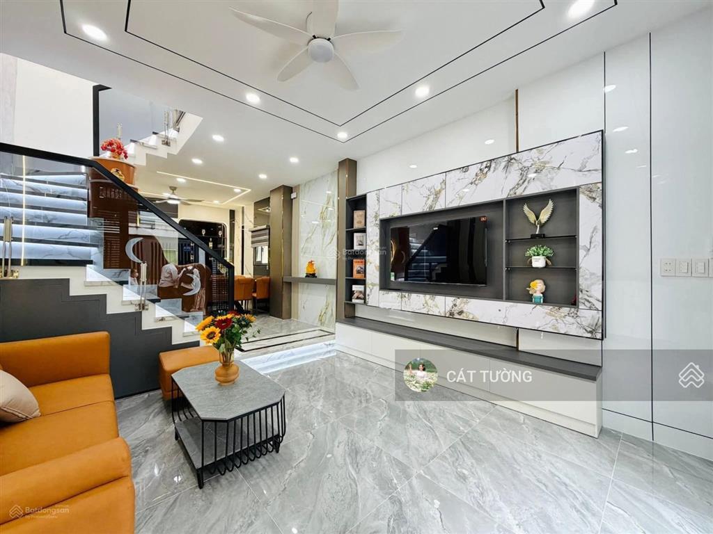 Gấp! phố vip tôn thất tùng, kinh doanh, lô góc, sân riêng, nhà mới đẹp ở ngay 10m ra ô tô 46m2*5t