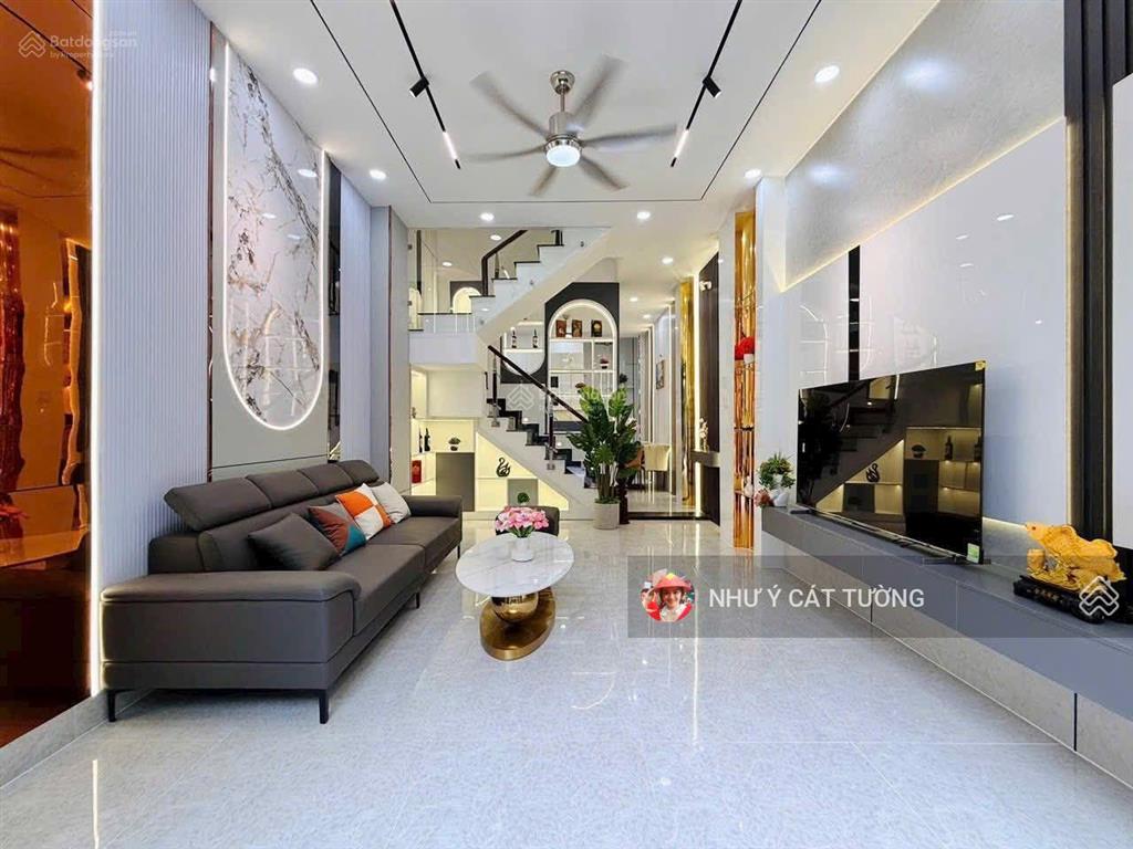 Lô góc xã đàn! 5m ra ô tô, ngõ thông, ba gác phi, mặt tiền 4.6m, 46m²*5t