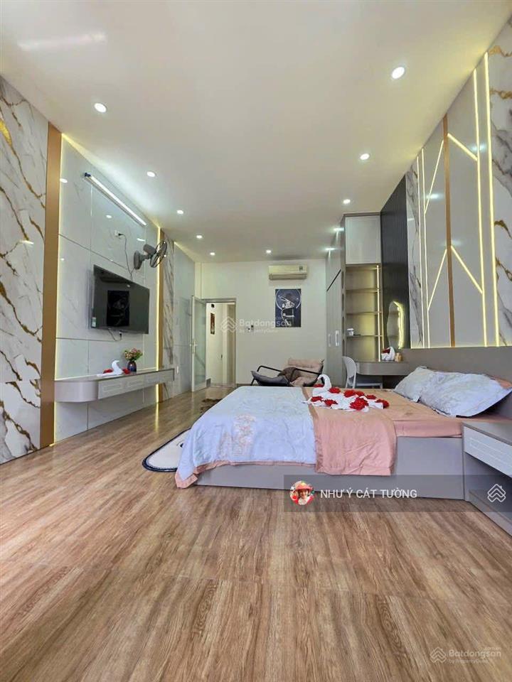 Mặt ngõ láng hạ! sát ô tô, ba gác qua, ngõ thông thoáng, ở sướng 41.5m2