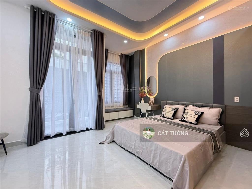 Cực hiếm! thái thịnh, lô góc, sát phố, ngõ nông, 25m ra ô tô tránh