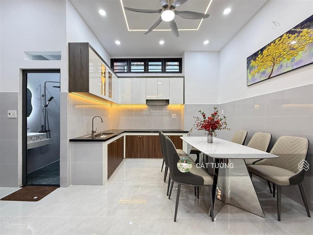 Cực hiếm! thái thịnh, lô góc, sát phố, ngõ nông, 25m ra ô tô tránh