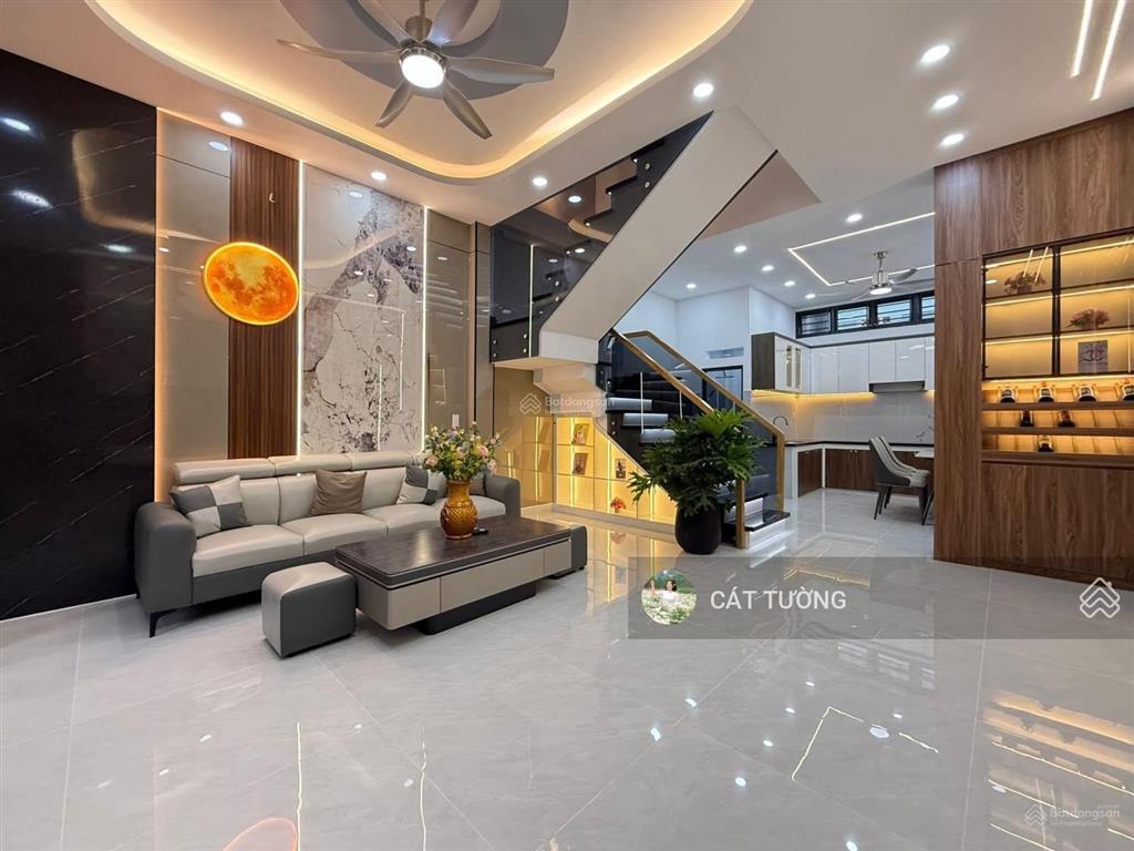 Cực hiếm! thái thịnh, lô góc, sát phố, ngõ nông, 25m ra ô tô tránh