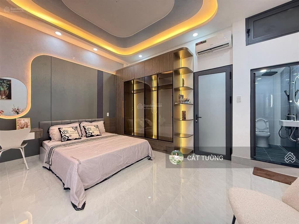 Cực hiếm! thái thịnh, lô góc, sát phố, ngõ nông, 25m ra ô tô tránh