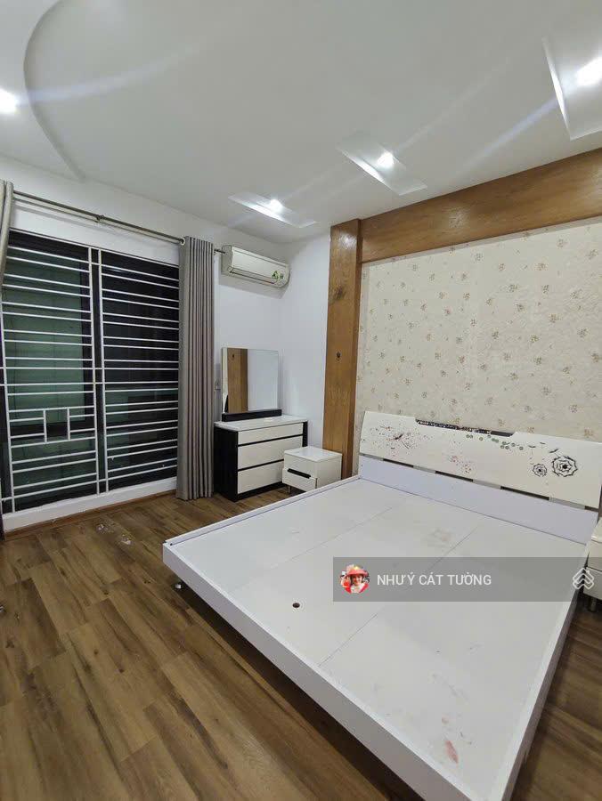 Cho thuê gấp trong tháng hồ đắc di 6 ngủ full nội thất ở ngay