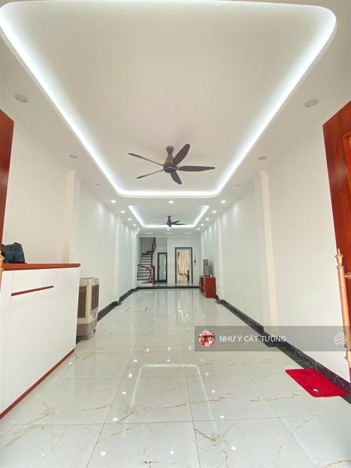 Mặt phố thịnh liệt cần cho thuê gấp trong tháng 32 triệu thông sàn kinh doanh sầm uất