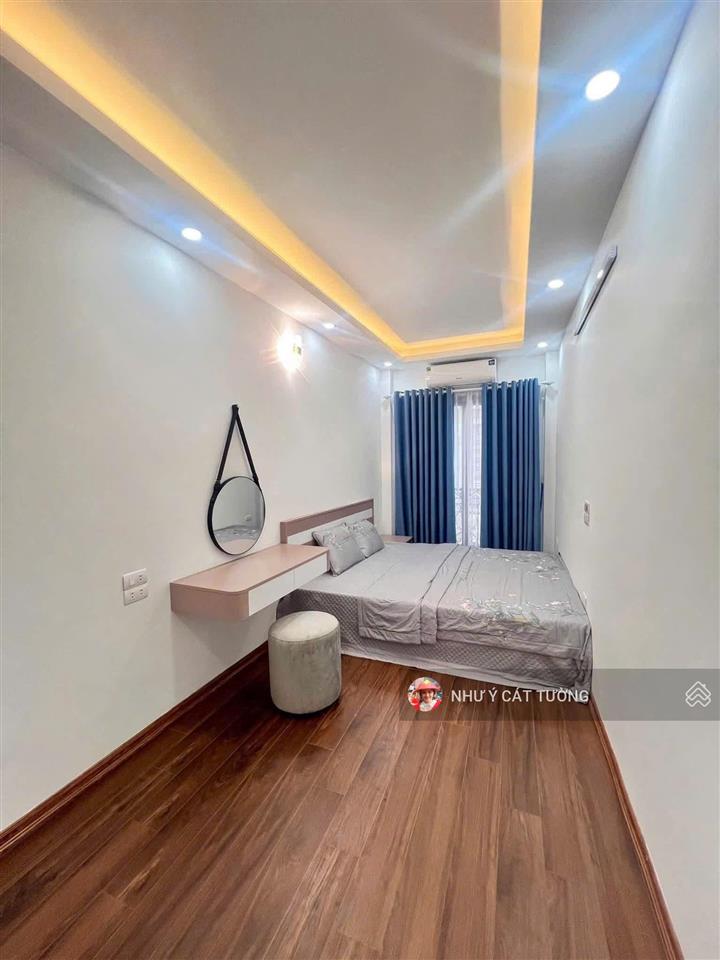 Thuê nhà tôn thất tùng 3 ngủ full nội thất 10m ra ô tô nhà mới vào ở ngay