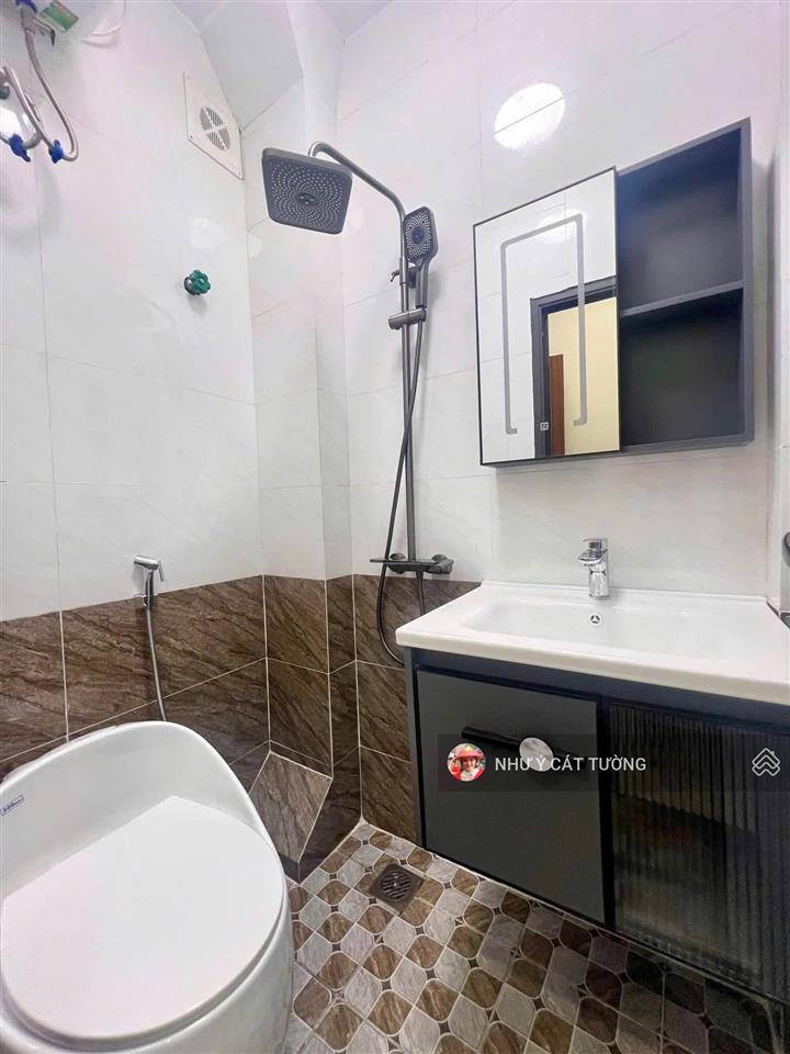 Thuê nhà tôn thất tùng 3 ngủ full nội thất 10m ra ô tô nhà mới vào ở ngay