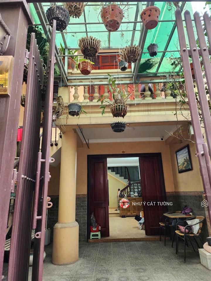Cho thuê nhà 5 tầng ngõ 157 pháo đài láng