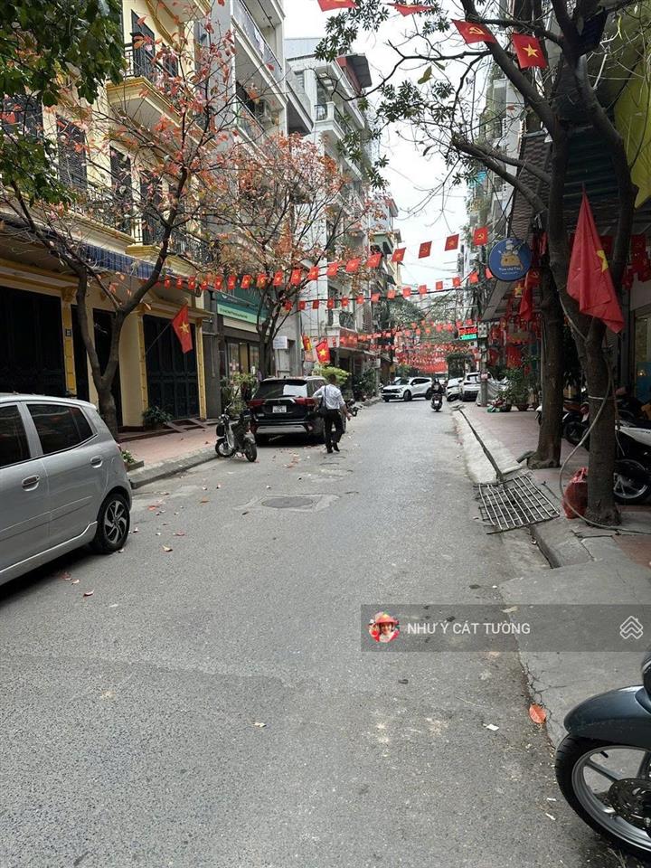 Cho thuê nhà 5 tầng ngõ 157 pháo đài láng