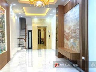 Cần cho thuê trong tháng nhà mới vũ trọng phụng cách phố 5m thang máy