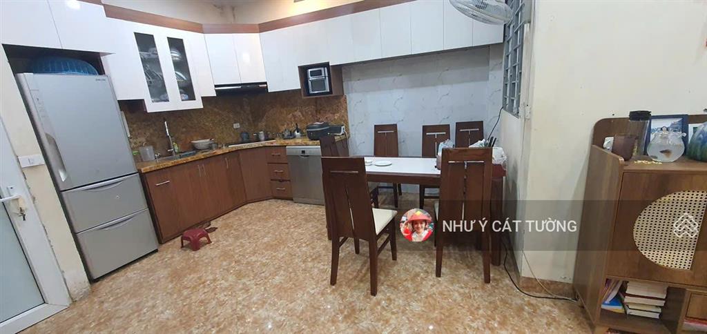 Cho thuê nhà ngõ 198 xã đàn đống đa, full nội thất, 4 ngủ, giá 15 triệu, vào ngay
