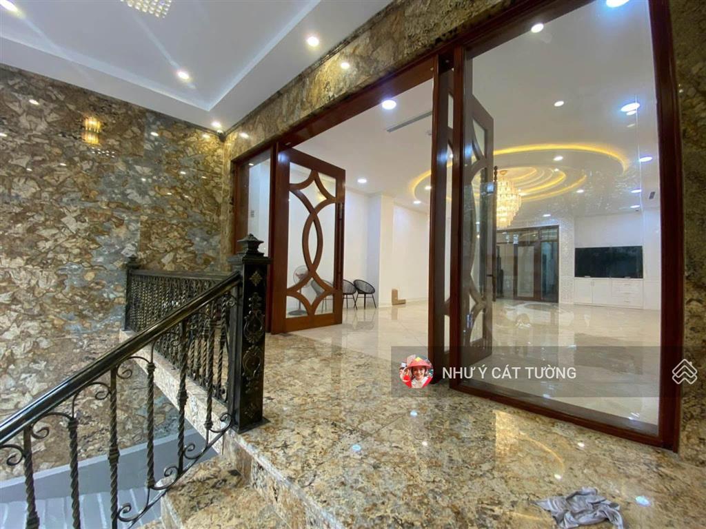 Cho thuê tòa vp mới tinh mặt phố phố trung kính, trung hòa cầu giấy nhà mới thang máy 195t/ tháng