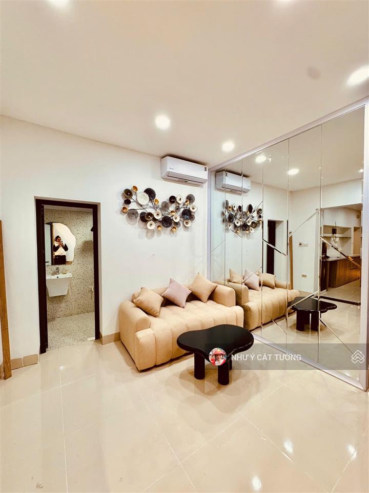 Cho thuê tập thể 190 lò đúc, 2 ngủ, 2 vs, ở ngay, 8,8 triệu