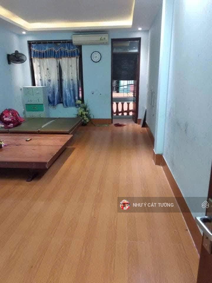 Cho thuê nhà nguyên căn ngõ 470 nguyễn trãi  thanh xuân 5 ngủ 15 triệu full nội thất vào ở ngay