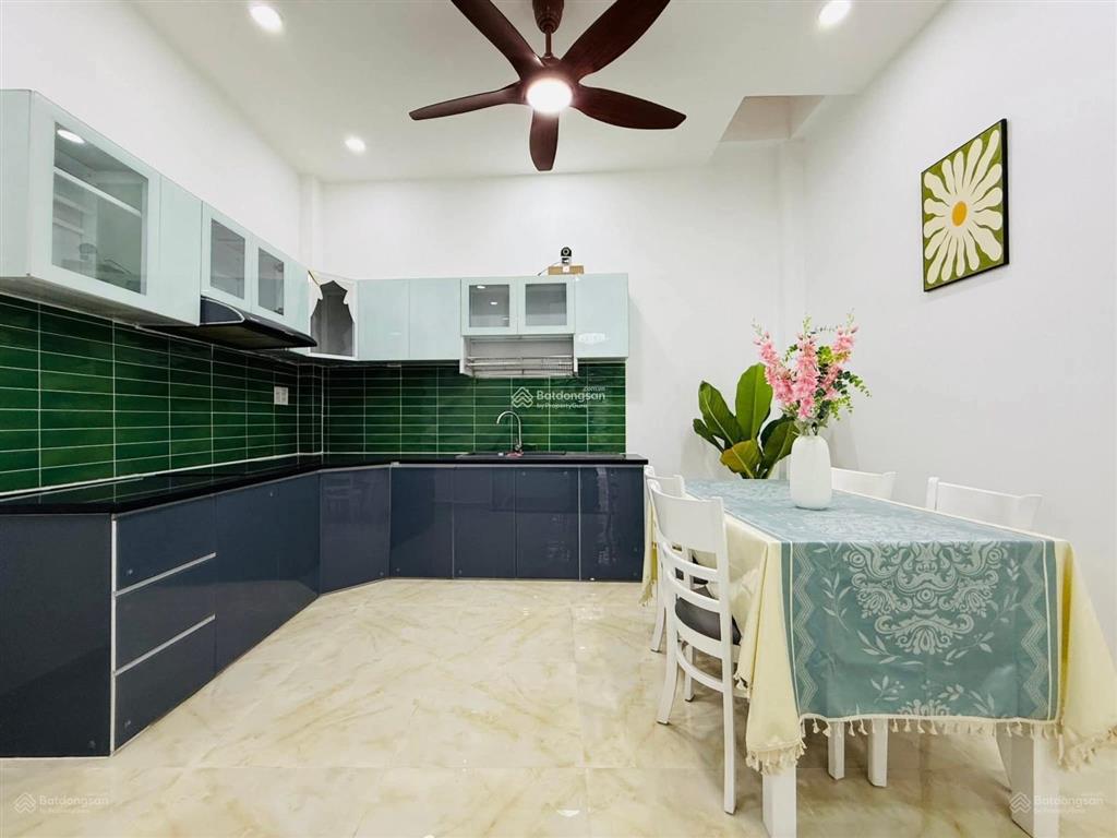 Bán nhà phố xã đàn, đống đa vị trí đắc địa, kinh doanh sầm uất ô tô đỗ cửa