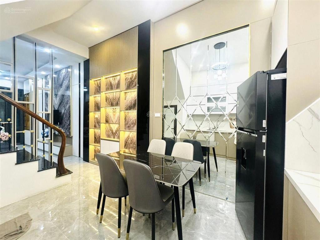 Cho thuê nhà ngõ gốc đề, hai bà trưng  mới đẹp full đồ vào ở ngay