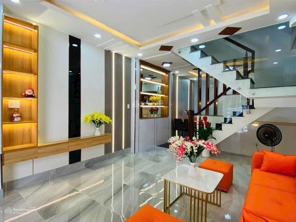 Cù chính lan hơn 8 tỷ nhà đẹp, vị trí đẹp đáng xem