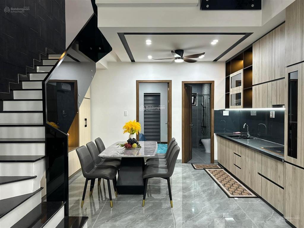 Chính chủ bán gấp nhà phố lê trọng tấn oto đỗ cửa khu dân trí cao nhà full nội thất vào ở ngay