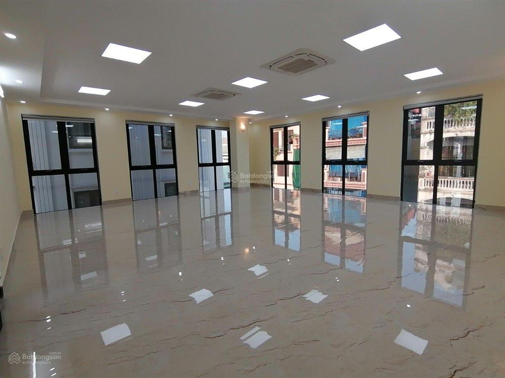 Cho thuê tòa nhà mặt phố vạn phúc. dt 90 m * 7 tầng .mt  6 m . thông sàn , thang máy, pccc
