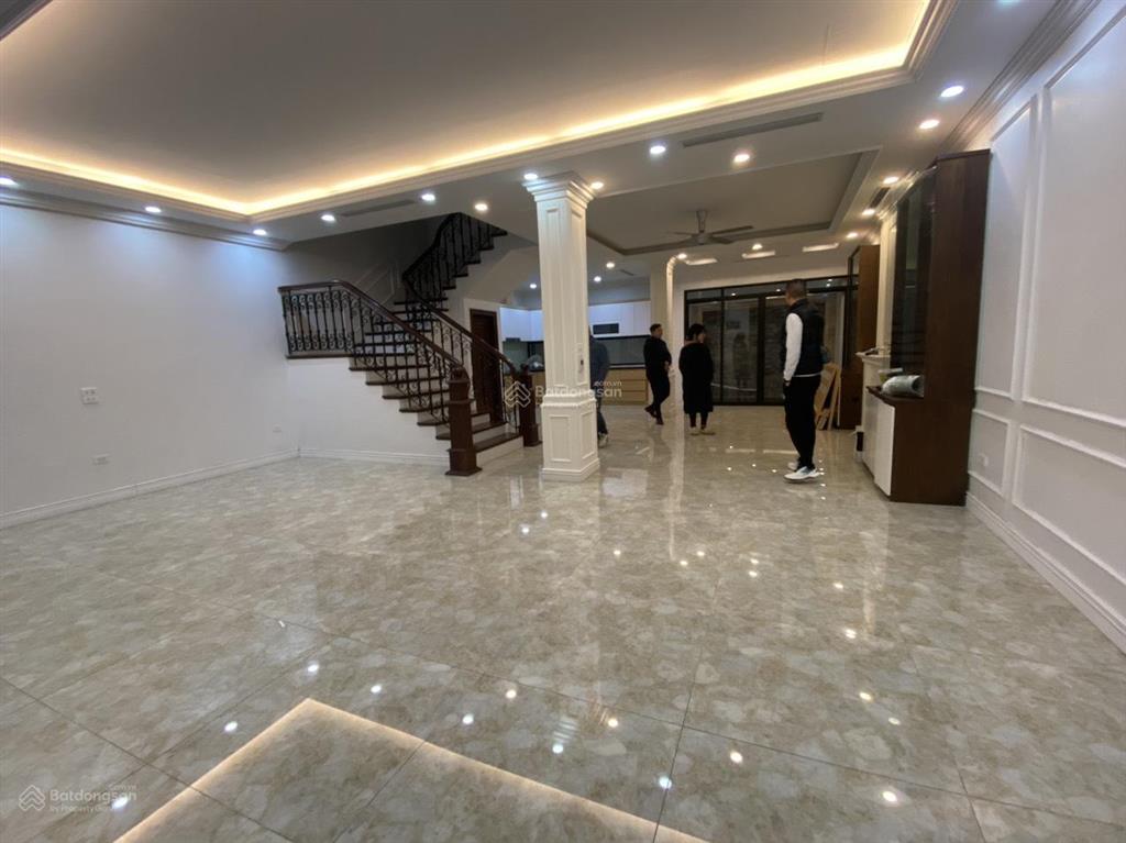 Cho thuê biệt thự tại trung văn hancic. dt 165m2 * 4 tầng, mt 9 m, 6 phòng, 36 triệu
