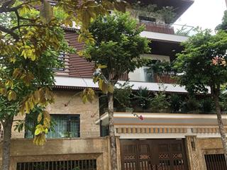 Cho thuê biệt thự tại trung văn hancic. dt 165m2 * 4 tầng, mt 9 m, 6 phòng, 36 triệu