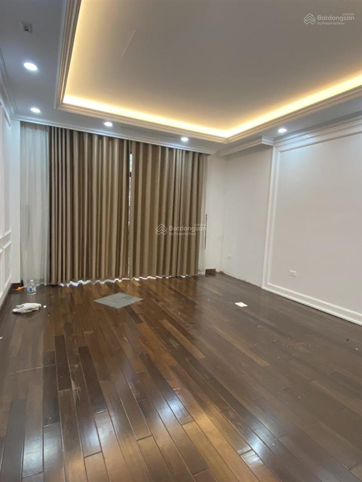 Cho thuê biệt thự kđt mễ trì hạ. dt 180m2 x 4 tầng. mt 10 m. chia phòng, nhà đẹp