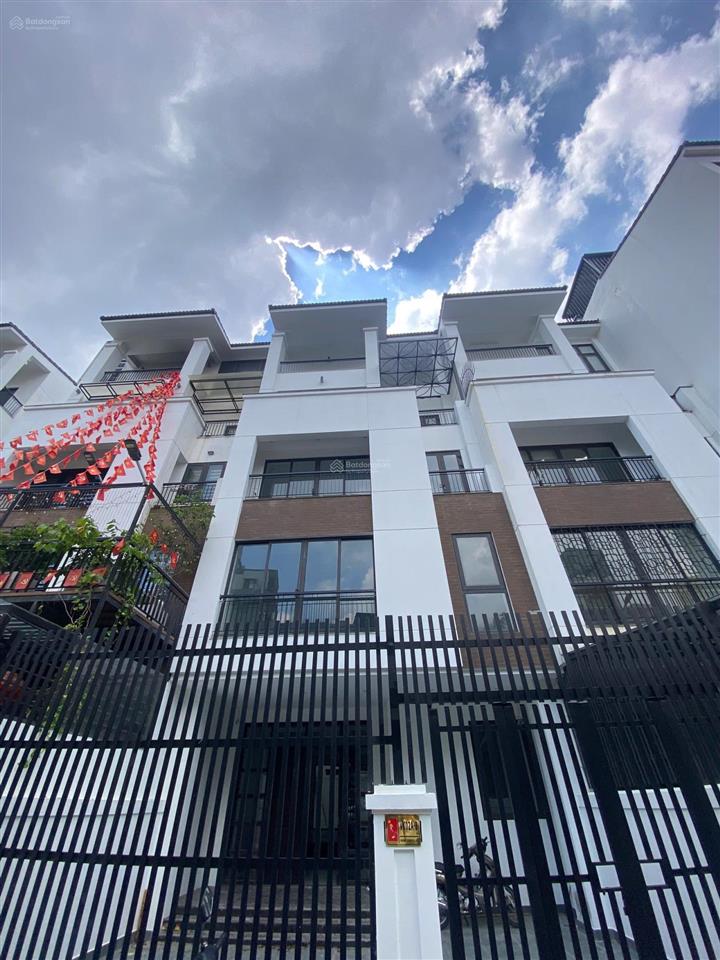 Cho thuê liền kề xuân la . dt 105 m * 5 tầng. mt 6 m. 7 phòng , thang máy , ô tô tránh, 45 tr/th