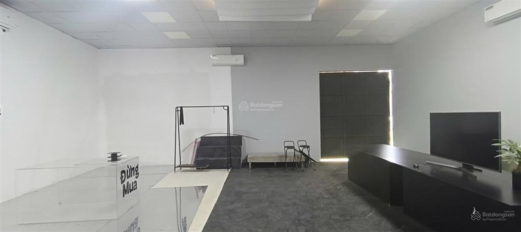 Cho thuê mặt phố định công làm showroom, studio, chuyển phát, livestream. dt 280m2, điện 3 pha, đh