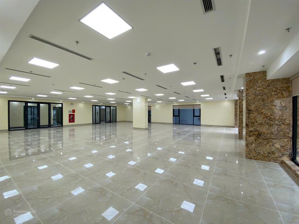 Cho thuê tòa nhà siêu vip mặt phố quang trung.dt 700 m* 8 tầng+ 2 hầm, mt  20m , 3 thang máy,pccc