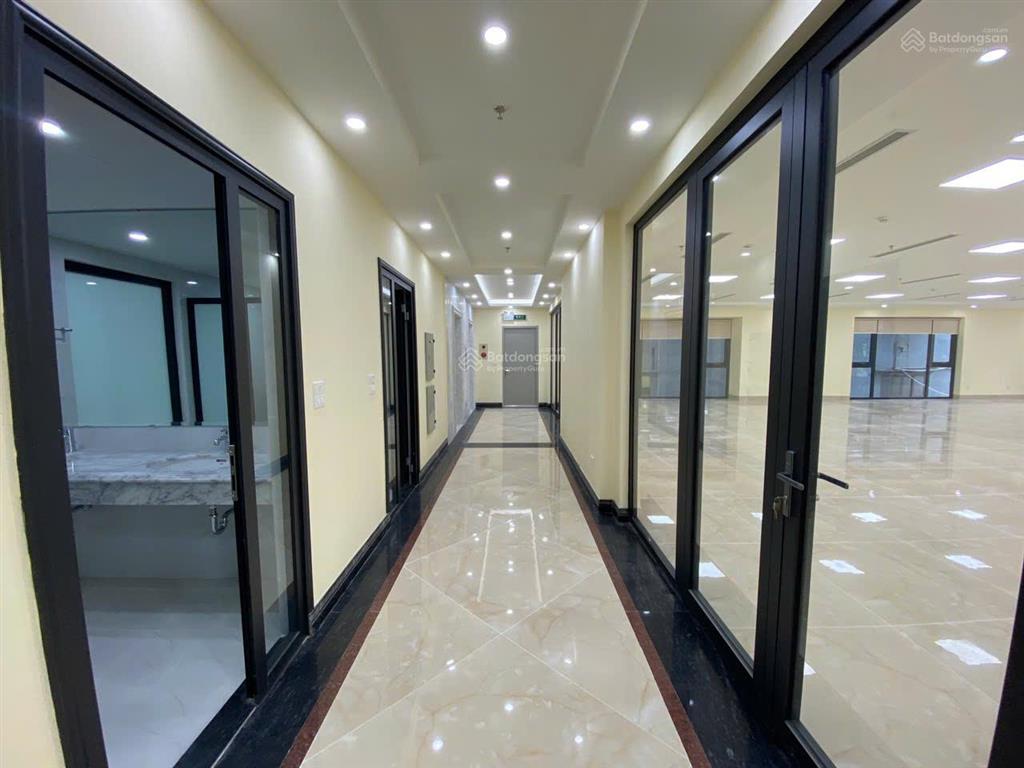 Cho thuê tòa nhà siêu vip mặt phố quang trung.dt 700 m* 8 tầng+ 2 hầm, mt  20m , 3 thang máy,pccc