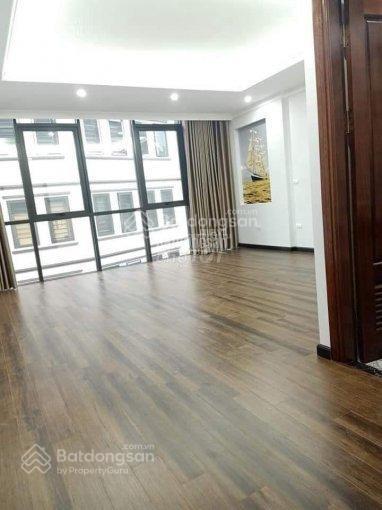 Cho thuê nhà tại hoàng quốc việt. dt  89 m * 7 tầng. mt  10 m ,12 phòng , thang máy, nhà mới