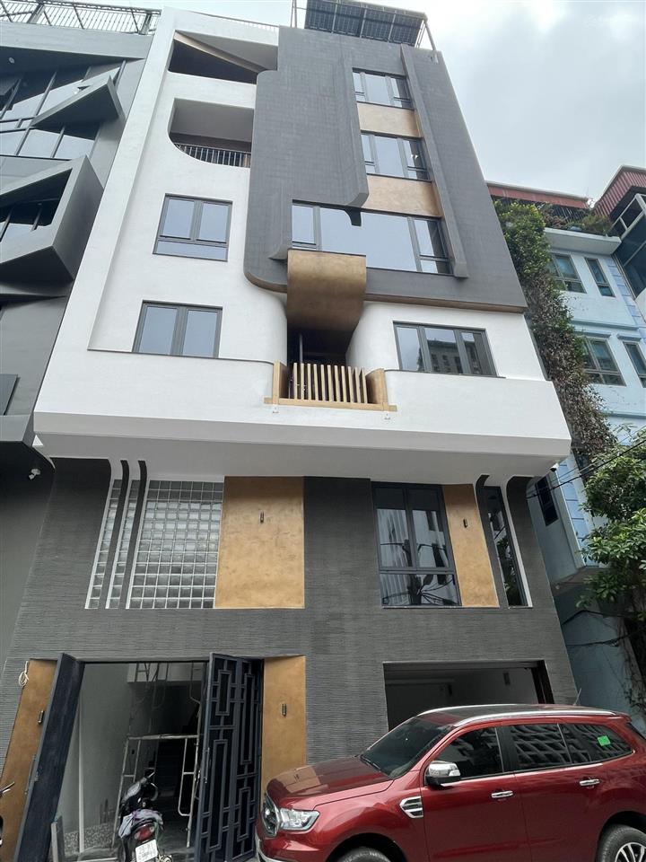 Cho thuê liên kề tại kđt yên hòa.dt  75 m * 5 tầng, mt  5m , chia phòng, thang máy , ô tô đỗ cửa