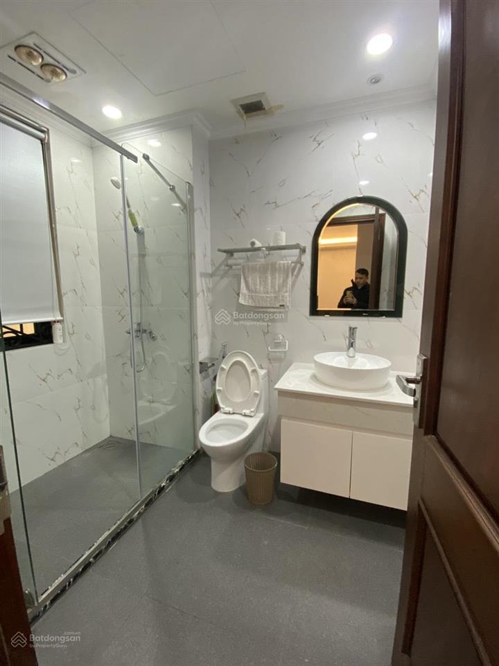 Cho thuê biệt thự tại thiên hiền . dt  150 m * 4 tầng, lô góc 2 mặt tiền , chia phòng , đồ cơ bản