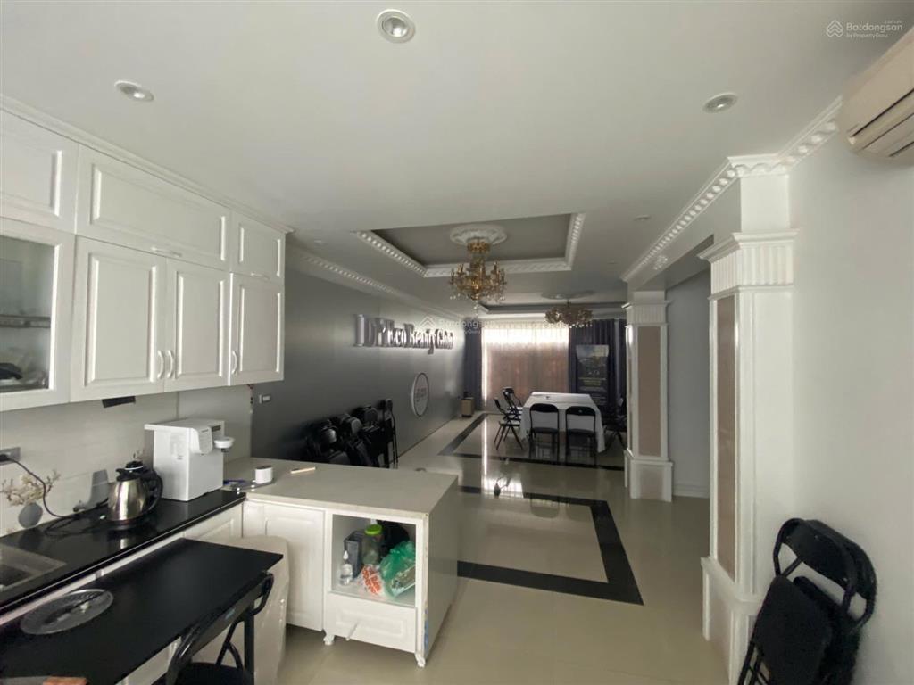 Cho thuê vinhomes hàm nghi. dt 95m2 * 5 tầng. mt 6m. chia phòng, thang máy, nhà đẹp. 50 tr/th