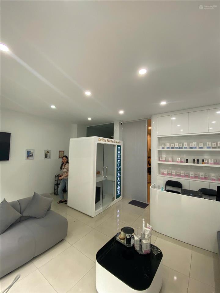 Cho thuê vinhomes hàm nghi. dt 95m2 * 5 tầng. mt 6m. chia phòng, thang máy, nhà đẹp. 50 tr/th