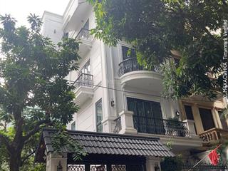Cho thuê phân lô trung yên 11. dt 115 m * 4 tầng, lô góc, chia phòng, giá 40 triệu / tháng