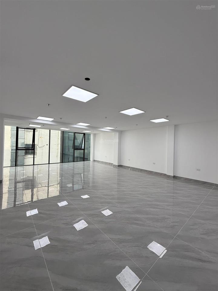 Cho thuê phân lô trung yên 11. dt 115m2 * 4 tầng, lô góc, chia phòng, giá 40 triệu/tháng