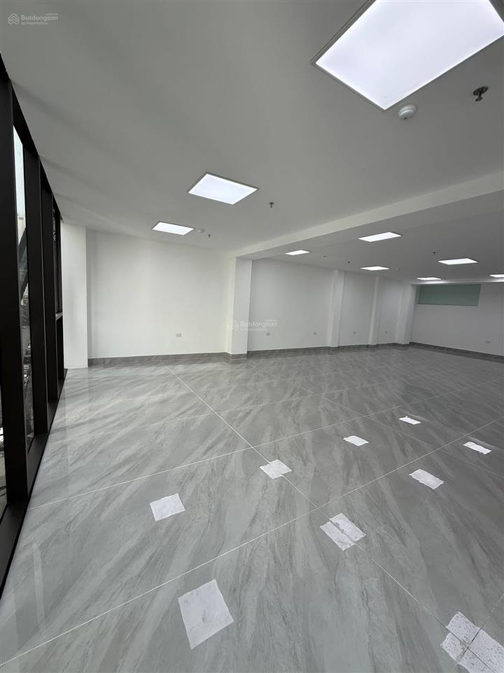 Cho thuê phân lô trung yên 11. dt 115m2 * 4 tầng, lô góc, chia phòng, giá 40 triệu/tháng